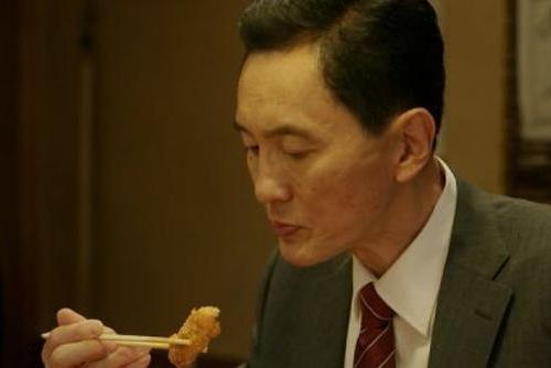 三甲医院院长富家千金，朋友婚礼上我是伴郎她伴娘，婚礼群加好友，密集聊了几天音乐文学和艺术剧照3